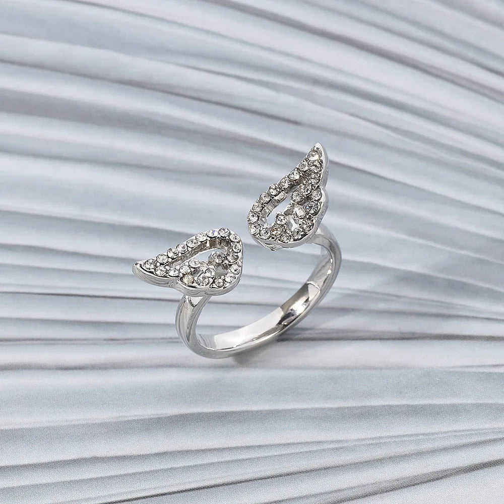 Ring med englevinger og strass