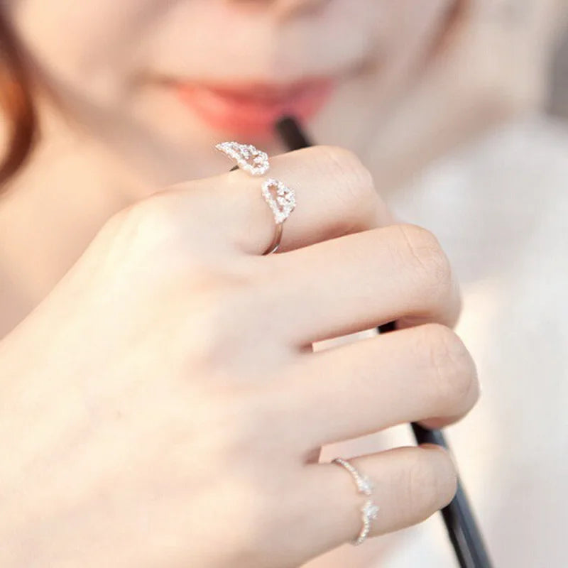 Ring med englevinger og strass