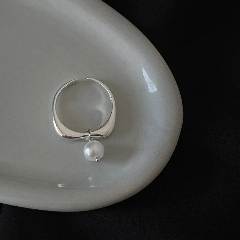 Dame ring med hvit perle i zirkonium