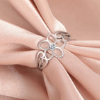 Ring med 5-petals blomst og sølv zirkon