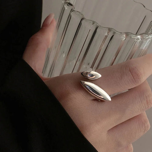 Prsten Kapka vody stříbrné barvy