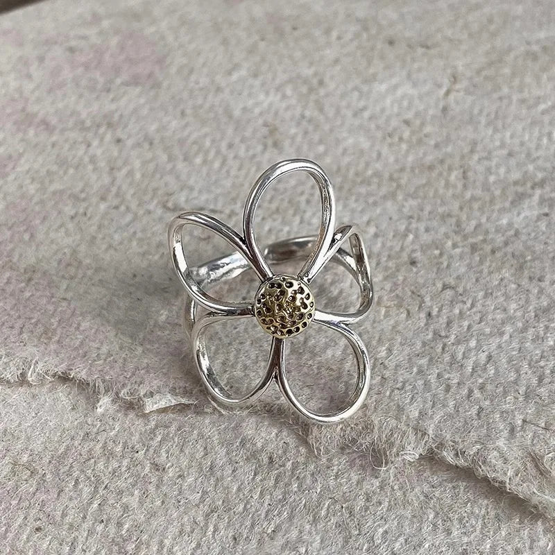 Elegant stor blomst ring