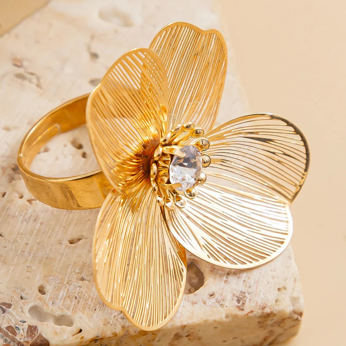 Ring Stor Blomst Delikat guld