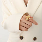Ring med stor blomst i vintage-stil