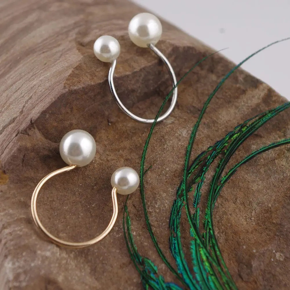 Prsten Retro styl s bílými perličkami stříbrný