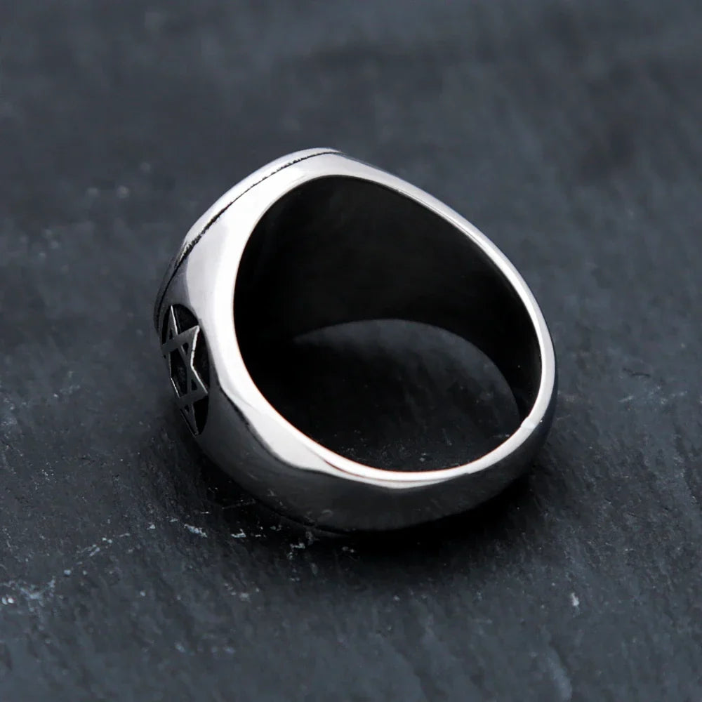 Ring med inngravert Davidsstjerner, jødisk symbolikk