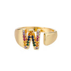 Bred personlig ring med regnbueinitial w