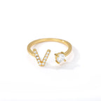 Personlig ring med initial v