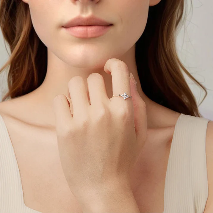 Prsten se čtyřlístkem ze zirkonu