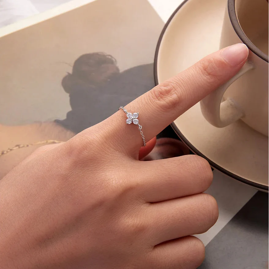 Prsten se čtyřlístkem ze zirkonu