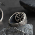 Čtvercový prsten ve stylu egyptském