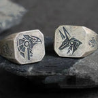 Čtvercový prsten ve stylu egyptského Anubise