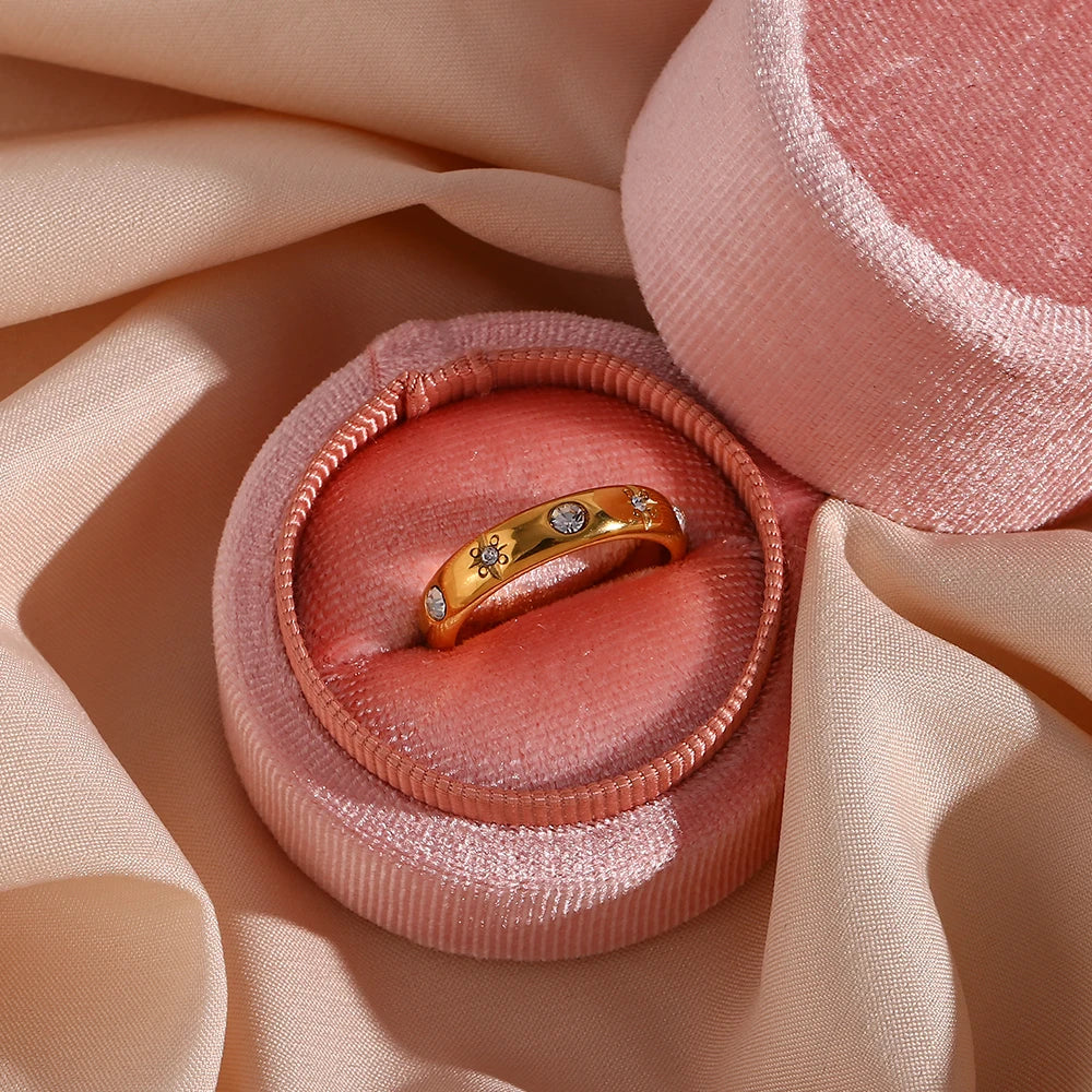 Stylový prsten s perlami a zirkony 1