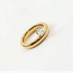 Tynn vann-dråpe ring med perle i zirkonium 1