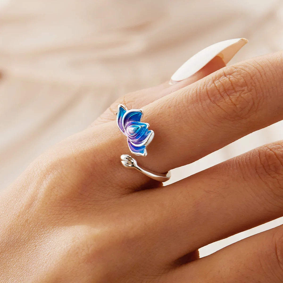 Lotusblomst ring i sølvfarve