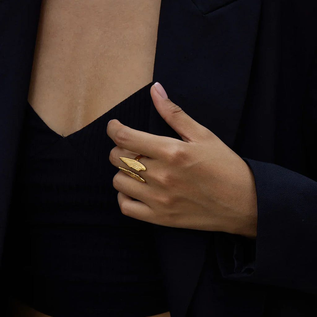 Bred ring med englevinger