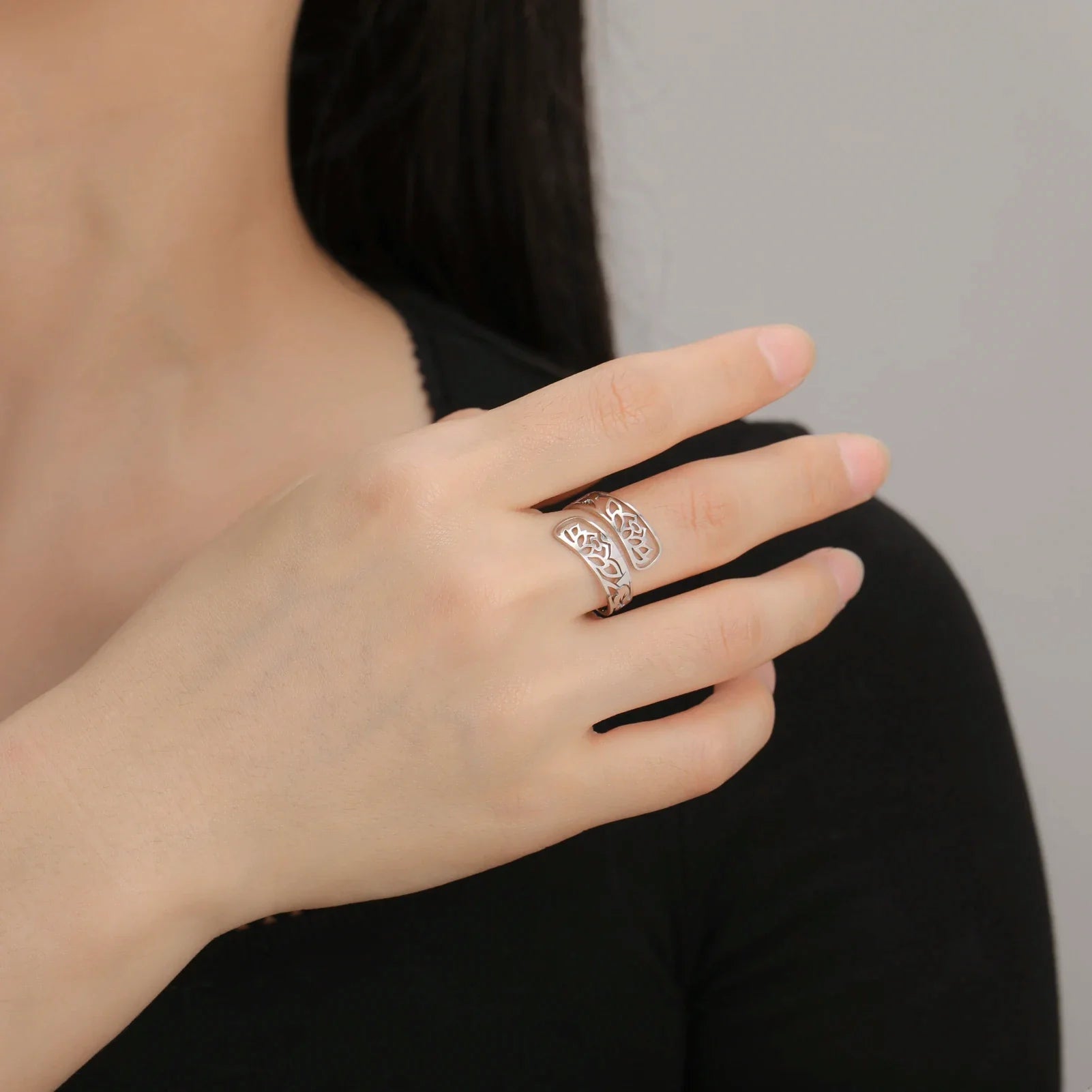 Ring med Lotusblomster sølv