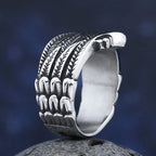 Ring med antikt fjerdesign