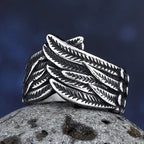 Ring med antikt fjerdesign