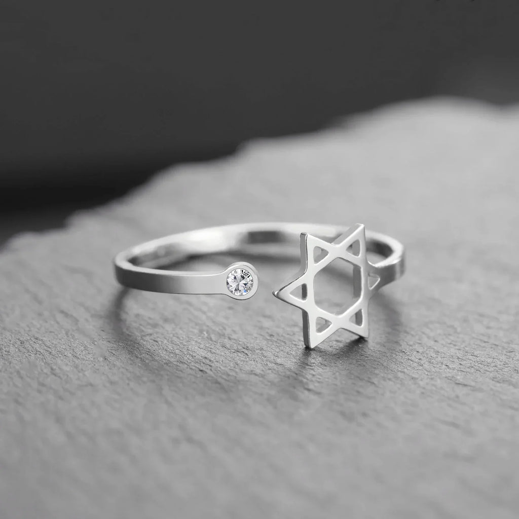 Öppen ring med den judiska symbolen Davidsstjärna i silver