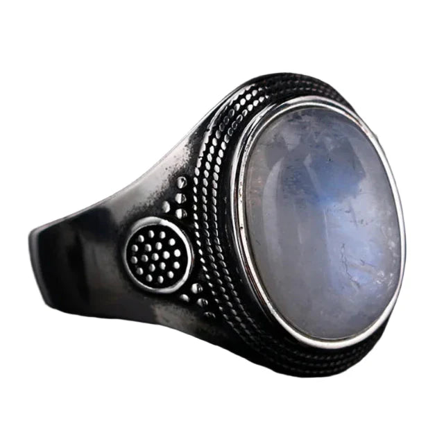 Oval ring med månestein for kvinner