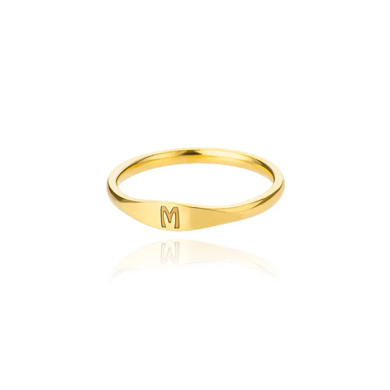 Dame ring initial m
