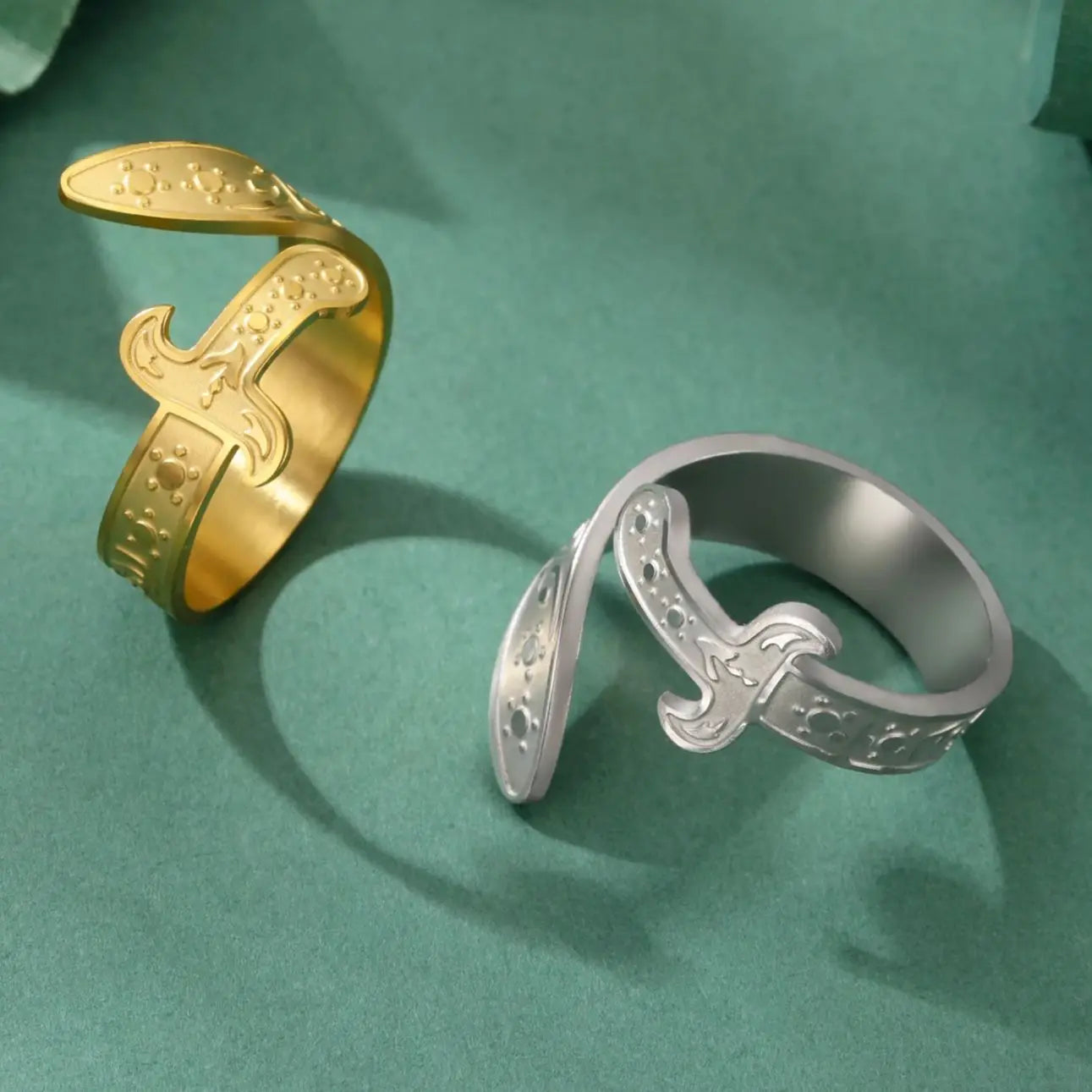 Ring med Ali Zulfiqar-sverd, arabisk symbol, gull