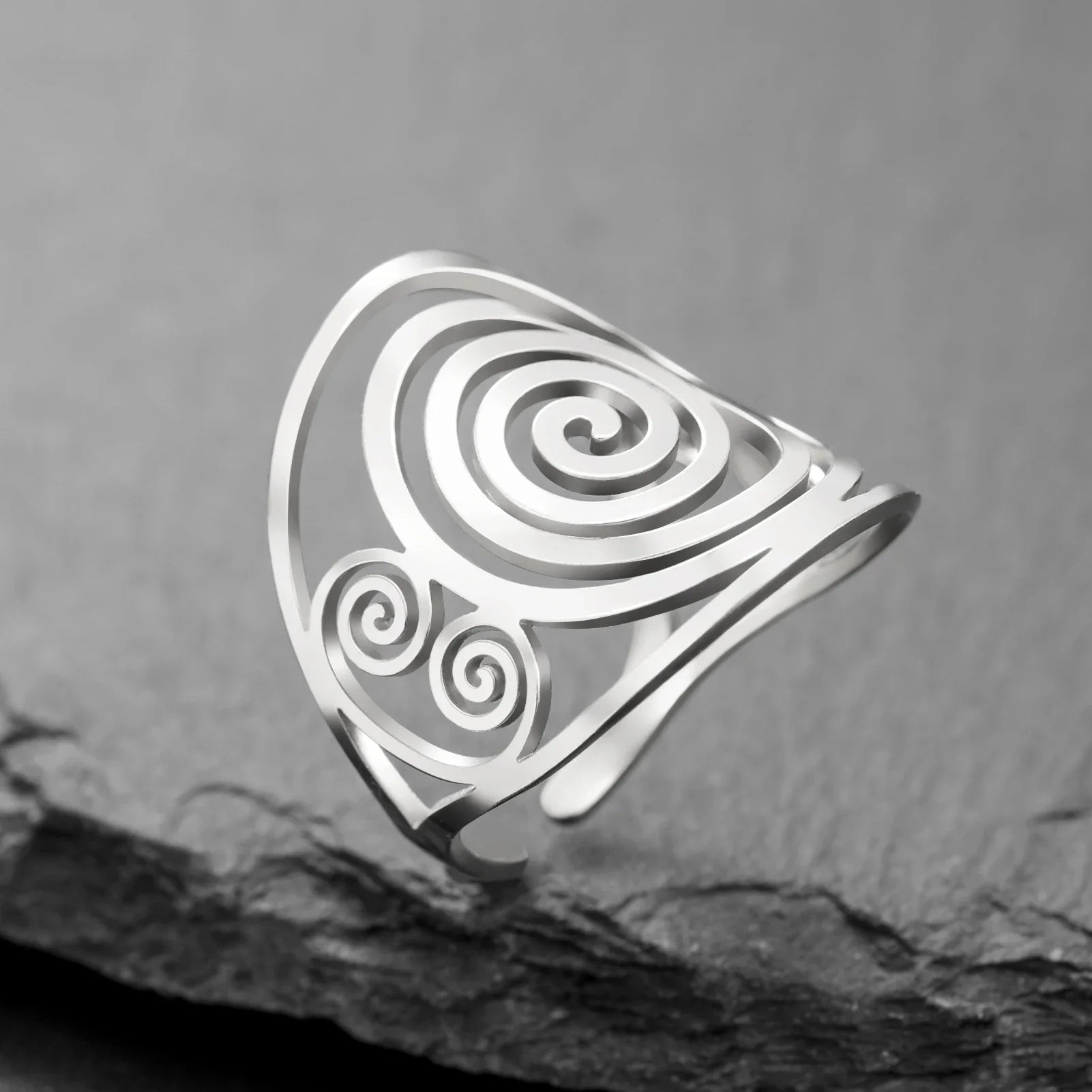 Bred spiralring til kvinder i sølv