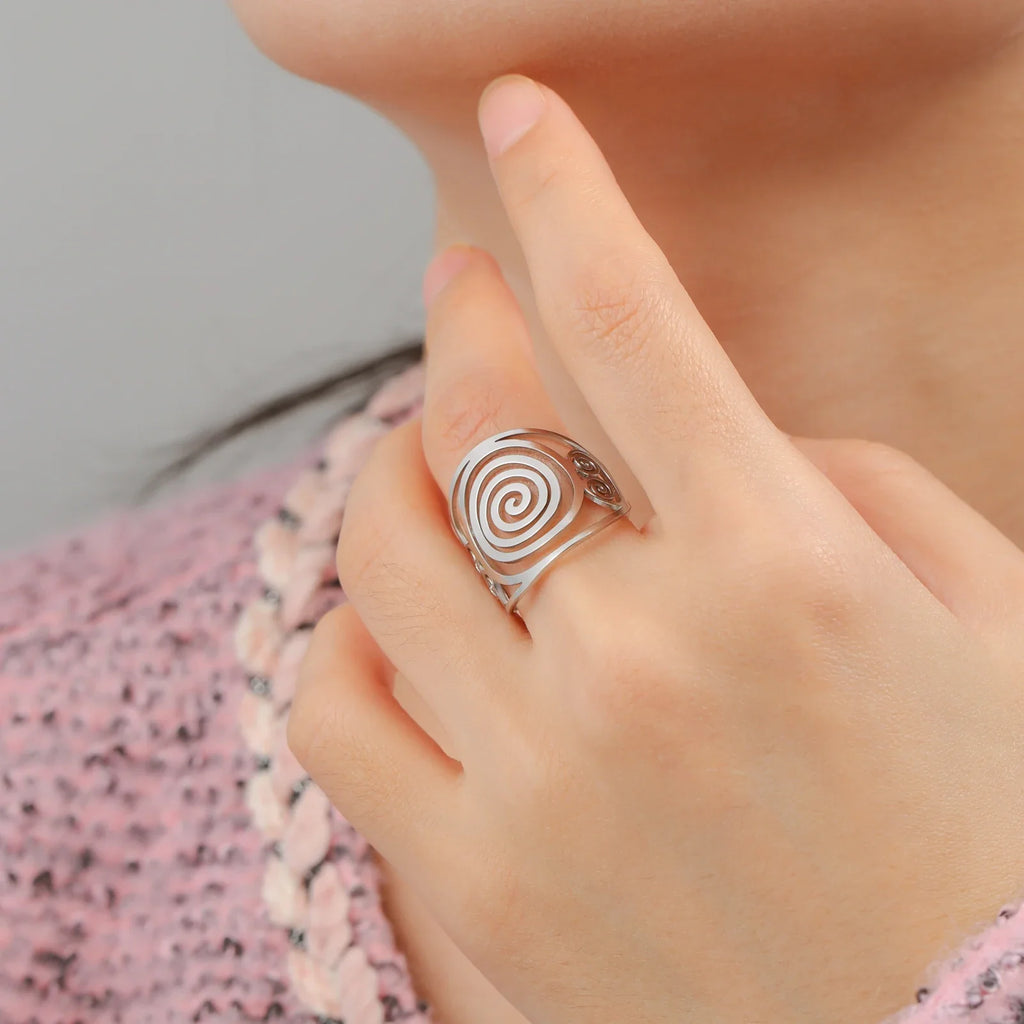 Bred spiralring til kvinder i sølv