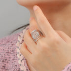 Bred spiralring til kvinder i sølv