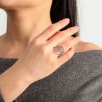 Symbolisk judisk ring med hebreisk gravyr, Davidsstjärna och Haï Chai, guld