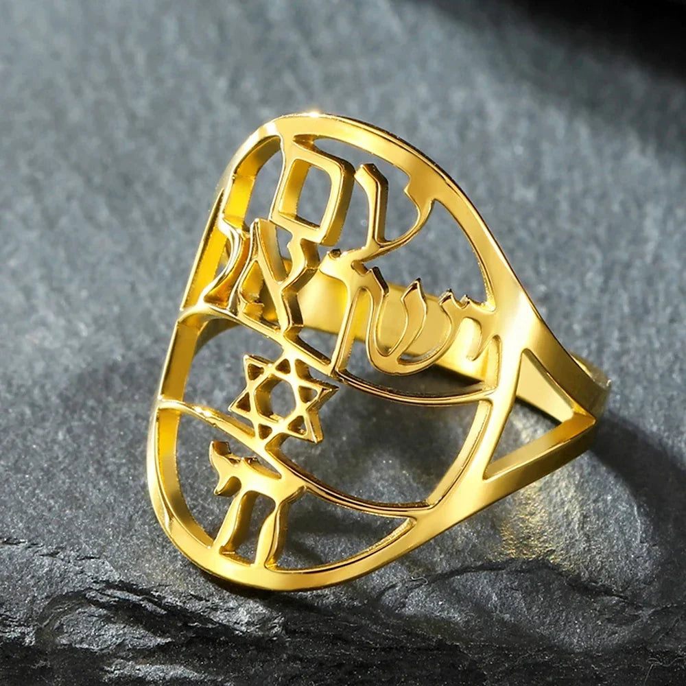 Symbolisk judisk ring med hebreisk gravyr, Davidsstjärna och Haï Chai, guld