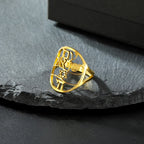 Symbolisk judisk ring med hebreisk gravyr, Davidsstjärna och Haï Chai, guld