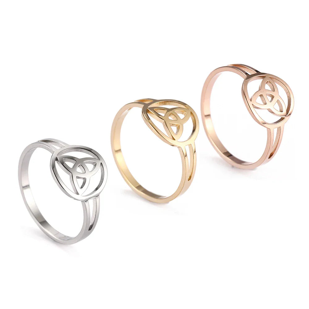 Ring Triquetra Keltisk Treenighedsknude i guld