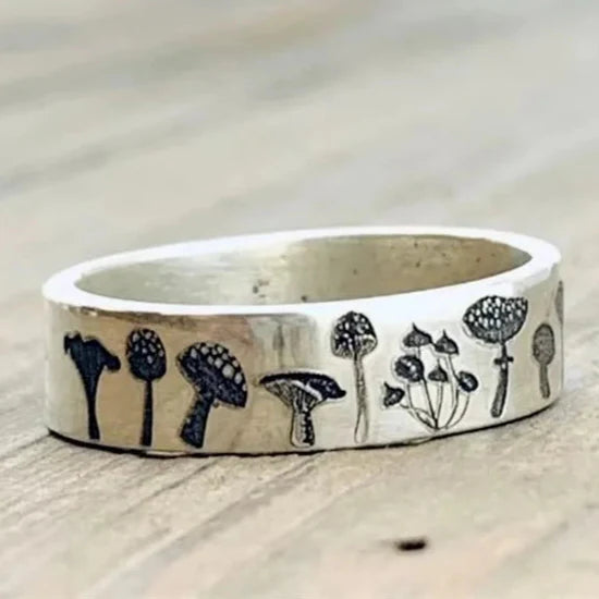 Vintage ring med svampe