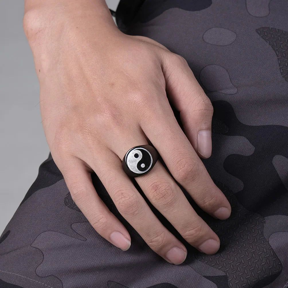 Yin Yang-ring for menn i svart