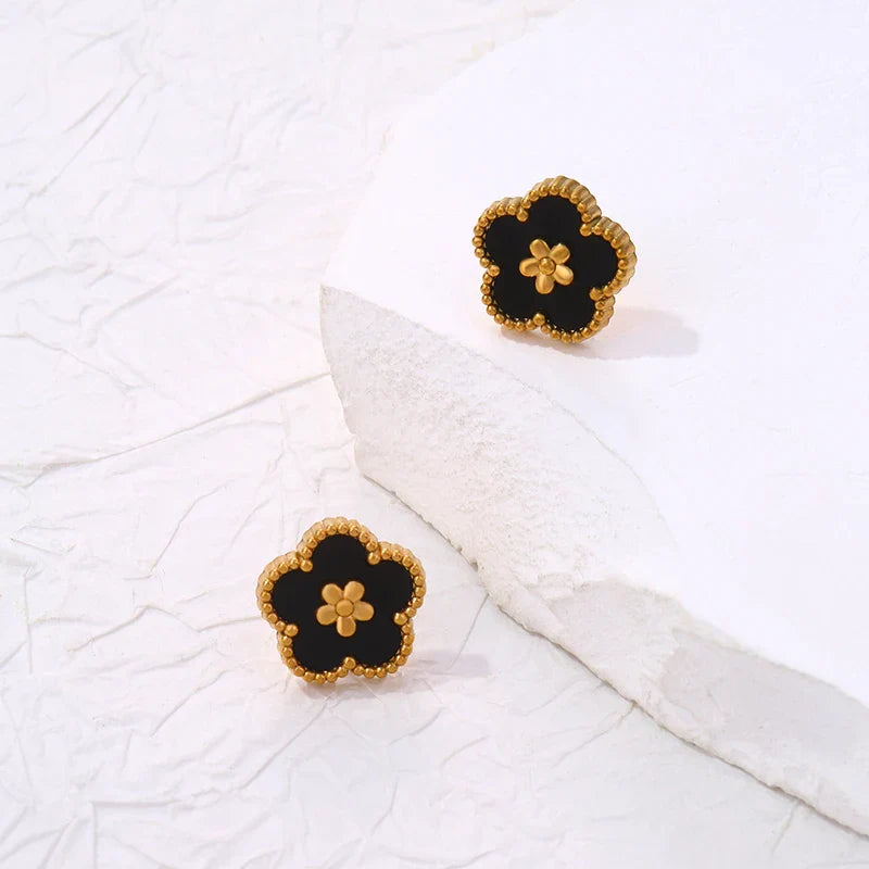 Øredobber med spiker og 5-bladet kløver svart