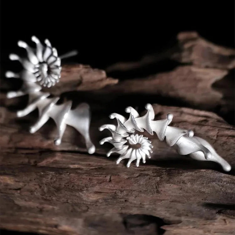 Náušnice hřebíky s designem mušle