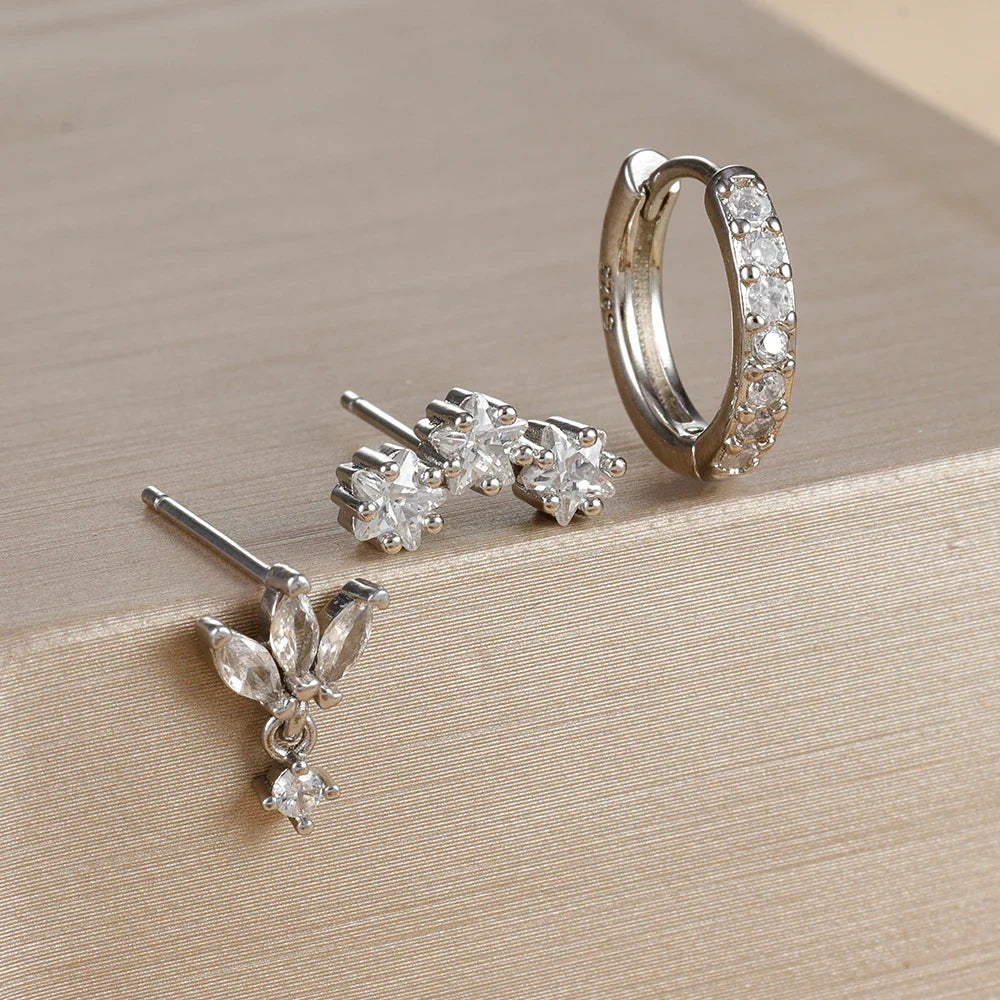 Ørestikker med stjerneformede zirkoner til kvinder i sølv