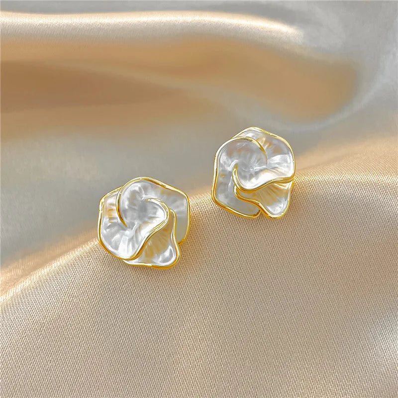 Boucles d'Oreilles Clou Fleur de Camélia