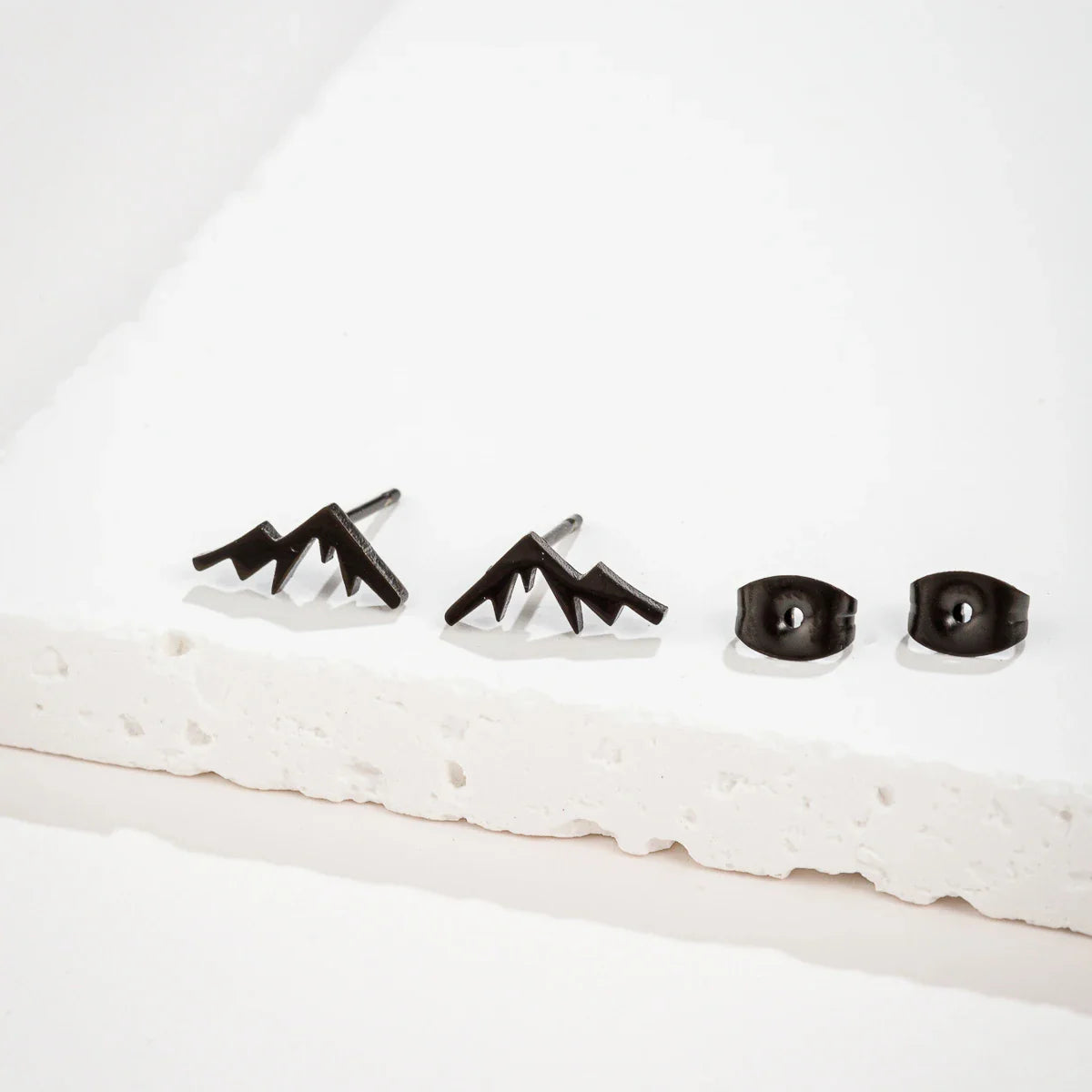 Øreringe Stik Bjerg til Kvinder eller Mænd sort