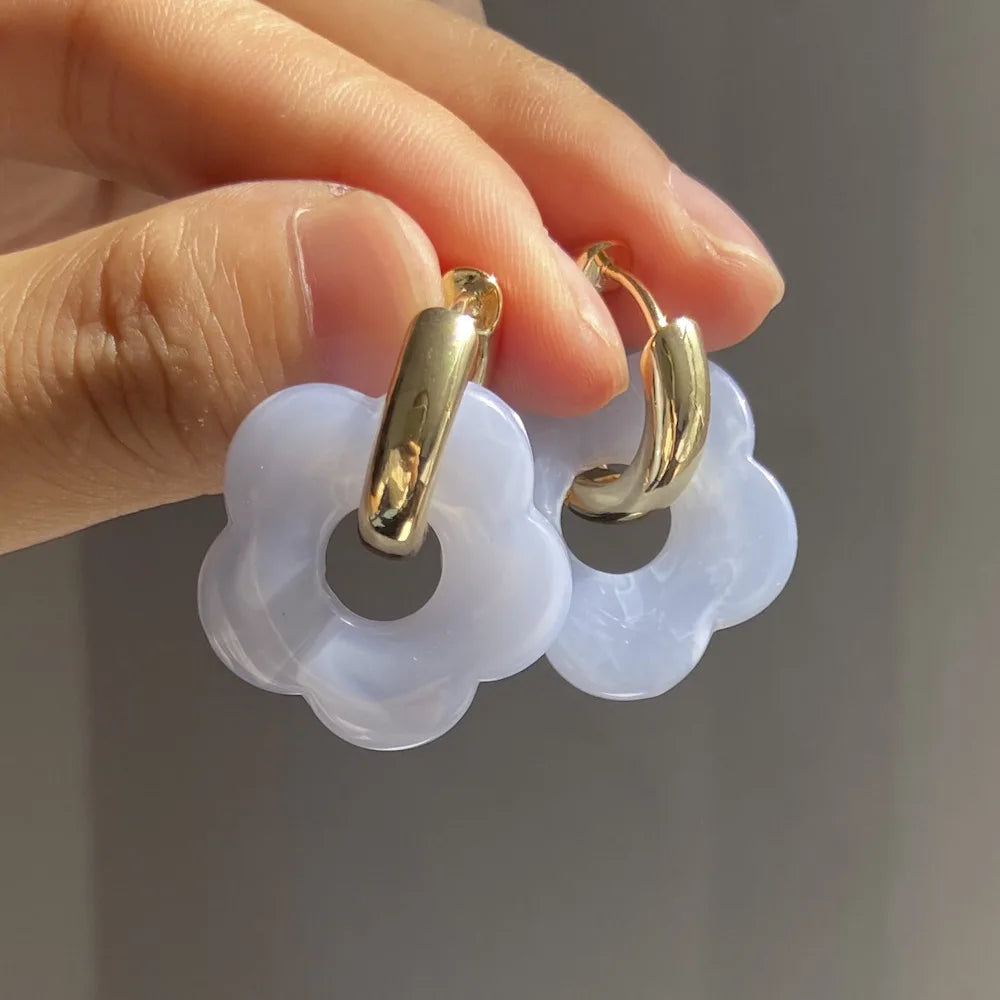 Creol-øreringer med blomst i harpiks