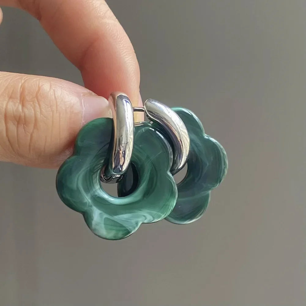 Creol-øreringer med blomst i harpiks