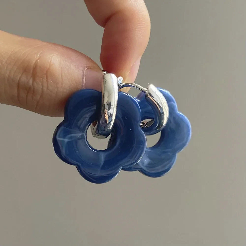 Creol-øreringer med blomst i harpiks