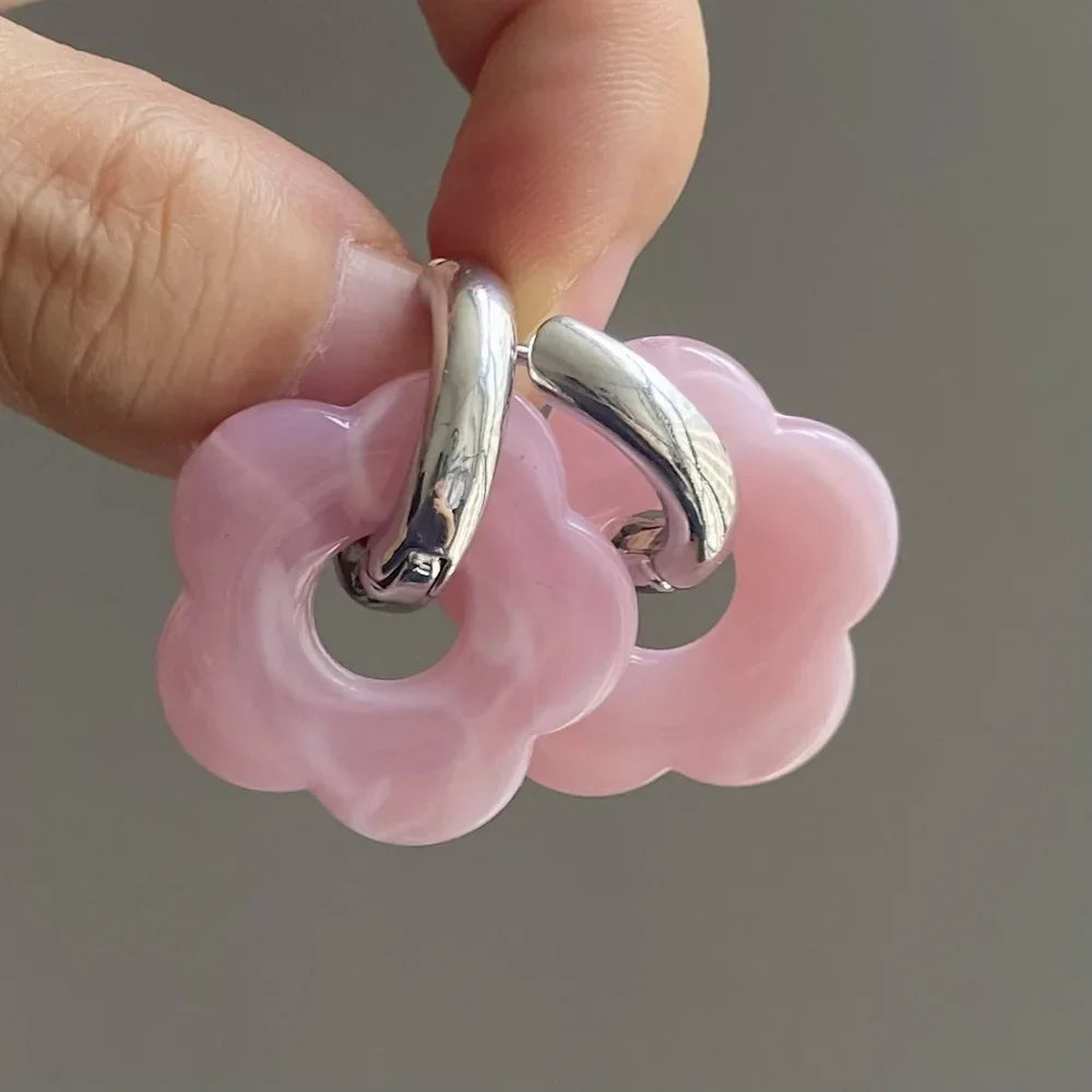 Creol-øreringer med blomst i harpiks