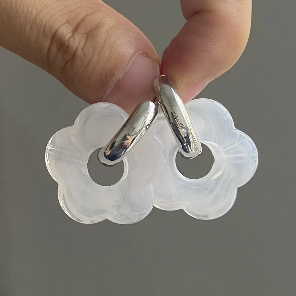 Creol-øreringer med blomst i harpiks