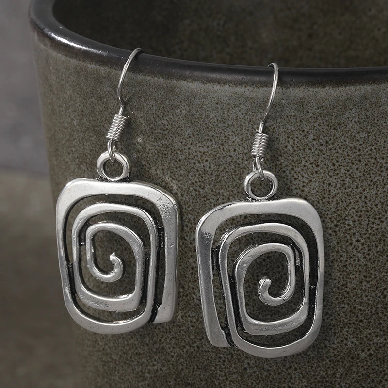 Etniske hengende geometriske øredobber