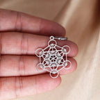 Stříbrné visací náušnice Metatronův krychle