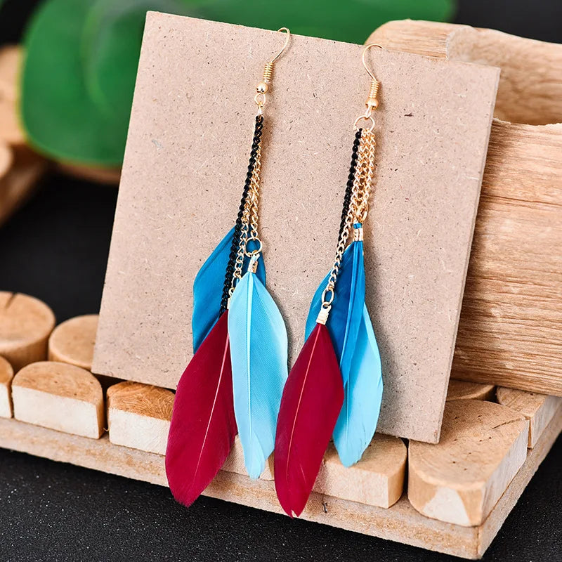 Boucles d'Oreilles Pendantes avec Plumes Colorées 4