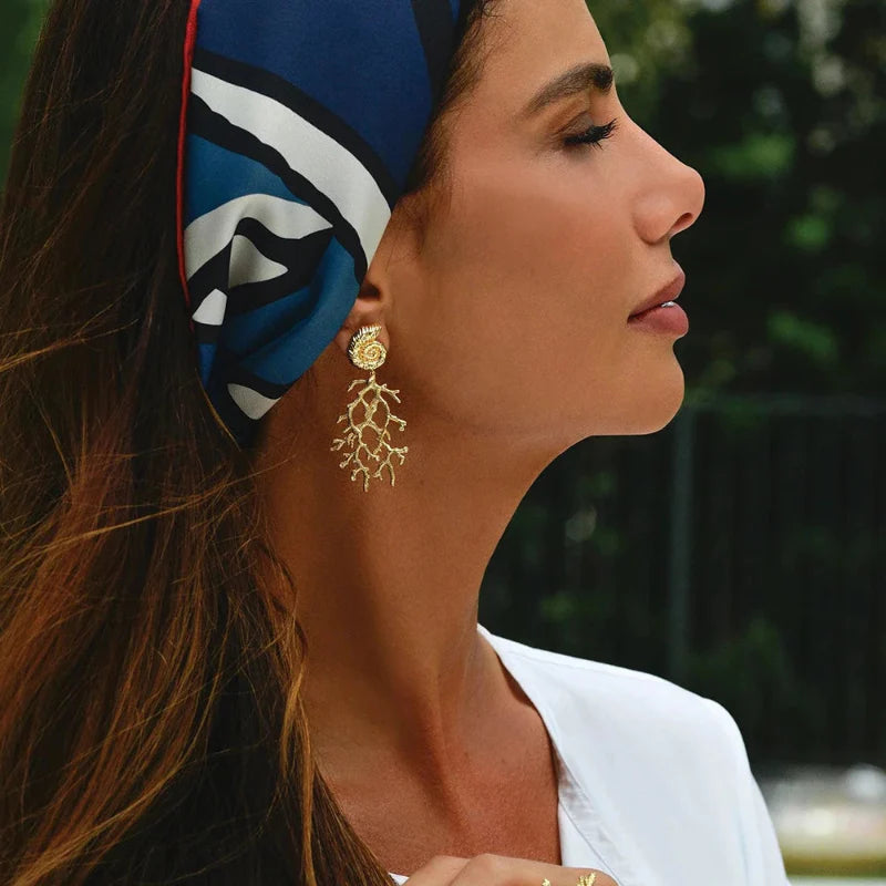 Boucles d'Oreilles Pendantes Conque et Corail